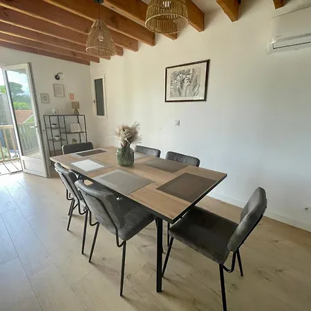 St Ferdinand Apartamento *